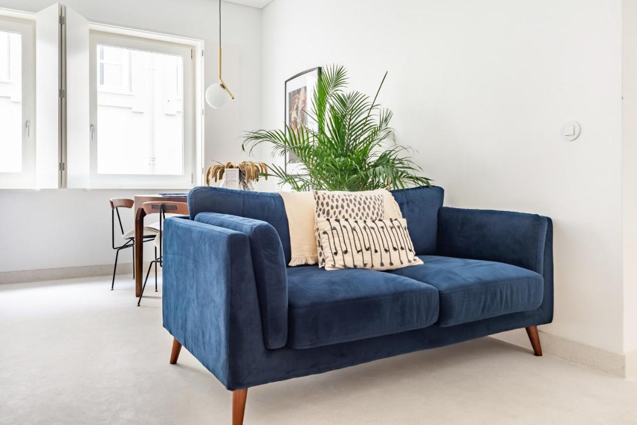 Decompress At A Tranquil, Minimal Urban Oasis With An Edge Apartment Porto