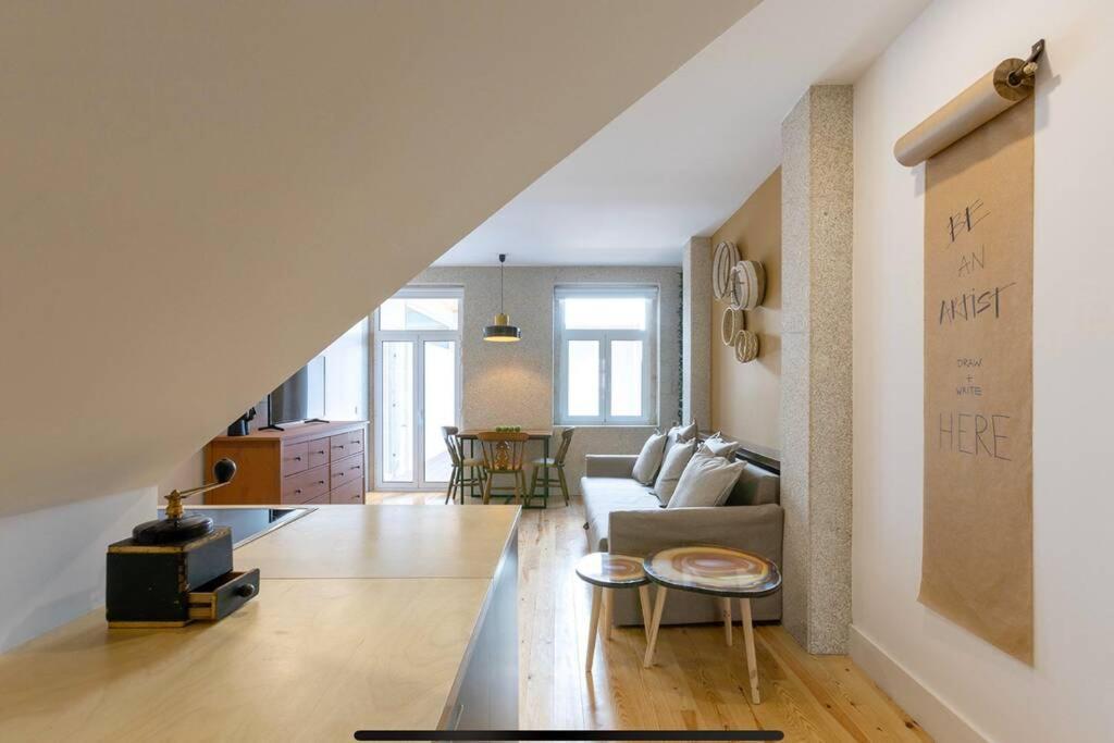 The Kiss - 1 Bedroom Apt With Terrace Apartment Porto