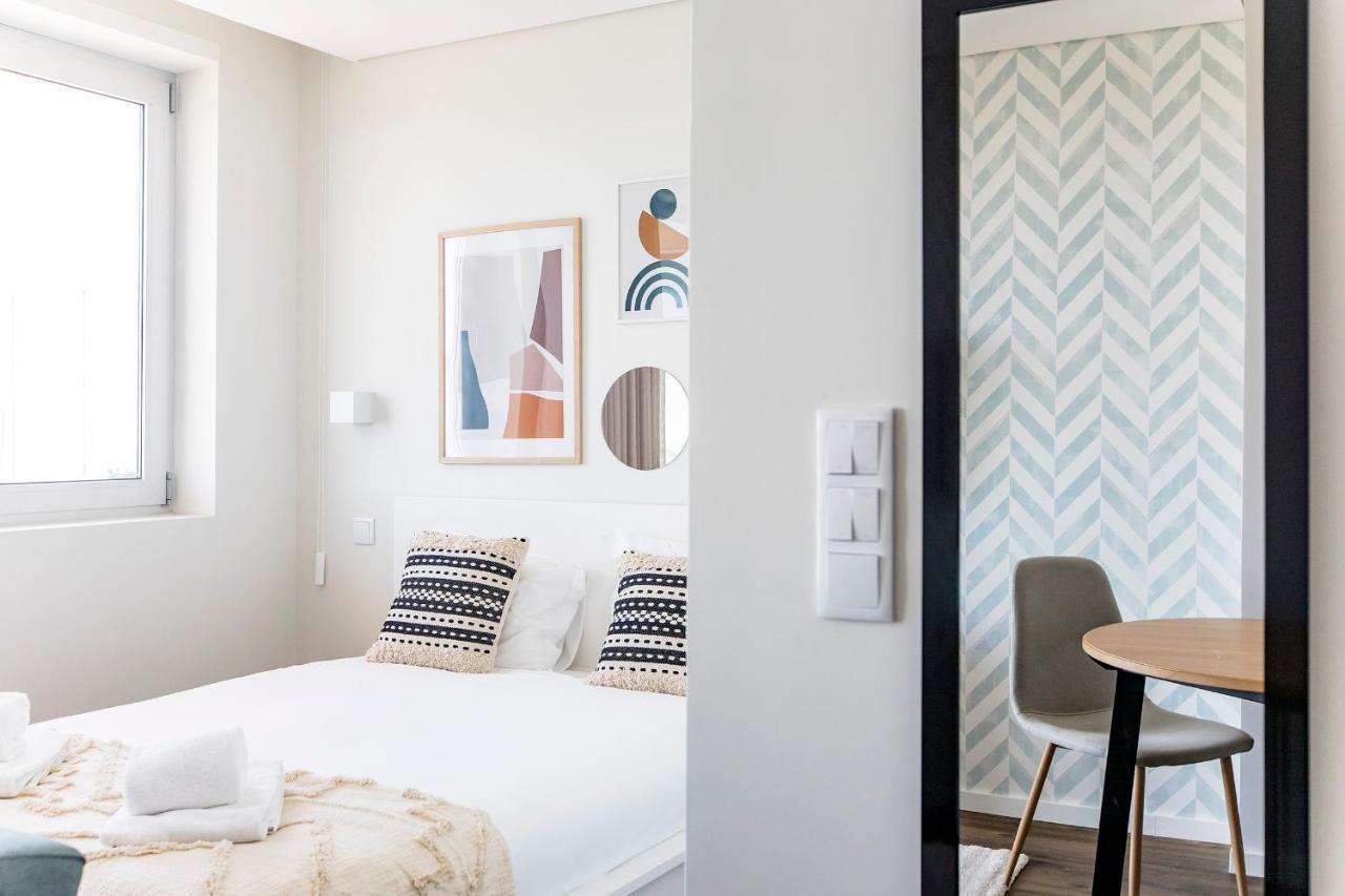 Elegant W/ Ac & Balcony By Lovelystay * Porto