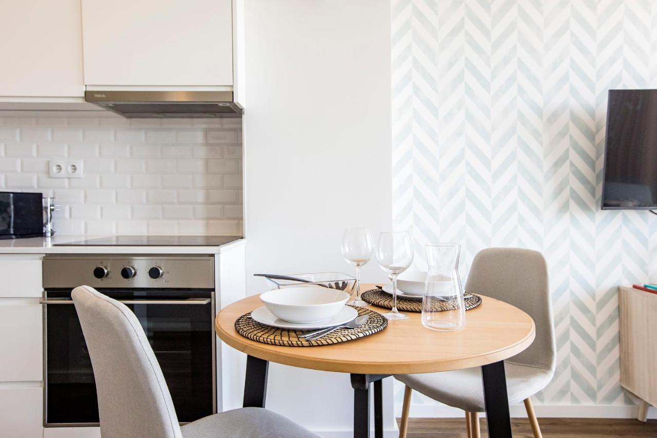 Elegant W/ Ac & Balcony By Lovelystay Porto