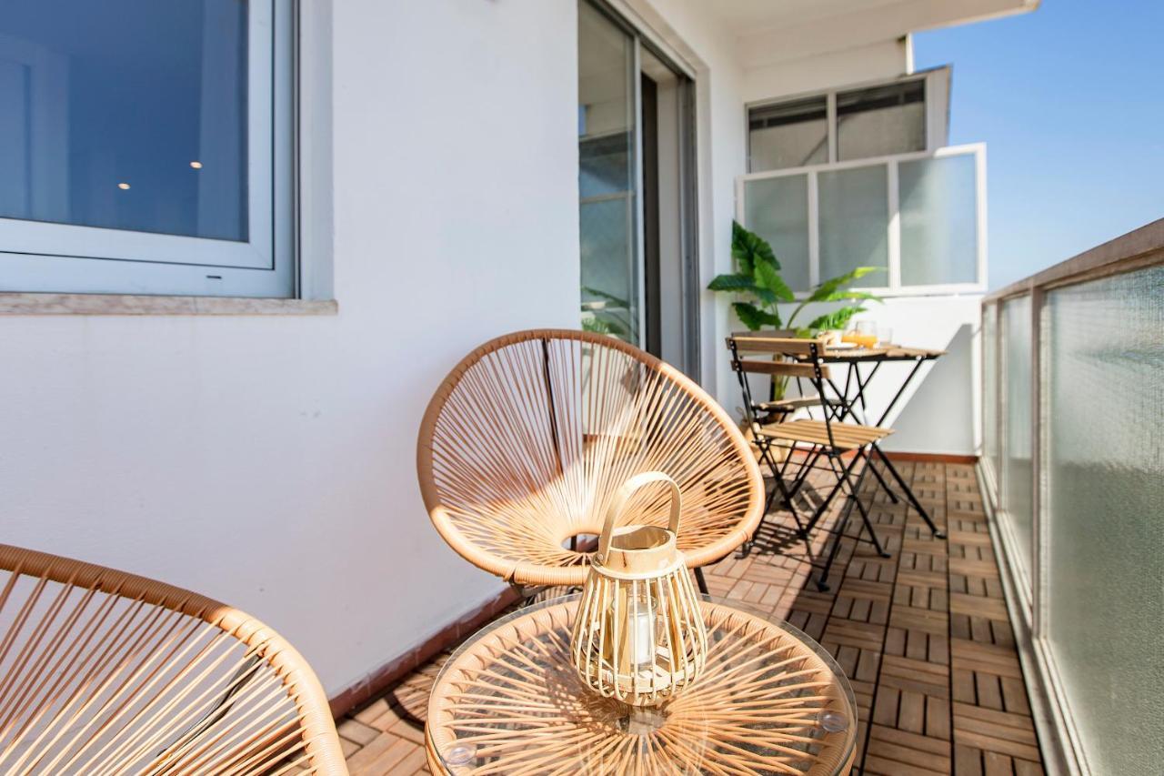 Apartment Elegant W/ Ac & Balcony By Lovelystay