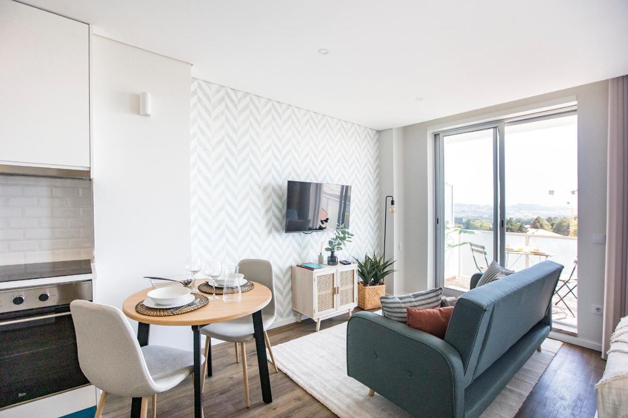 Apartment Elegant W/ Ac & Balcony By Lovelystay