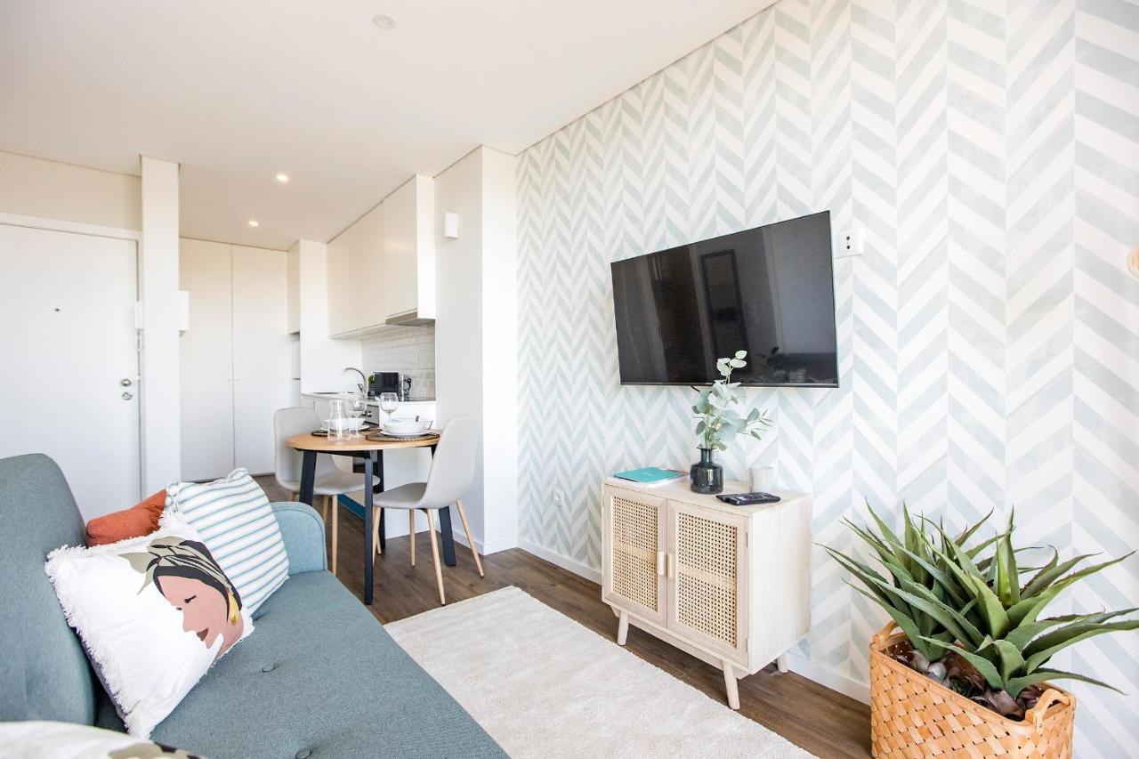 Apartment Elegant W/ Ac & Balcony By Lovelystay