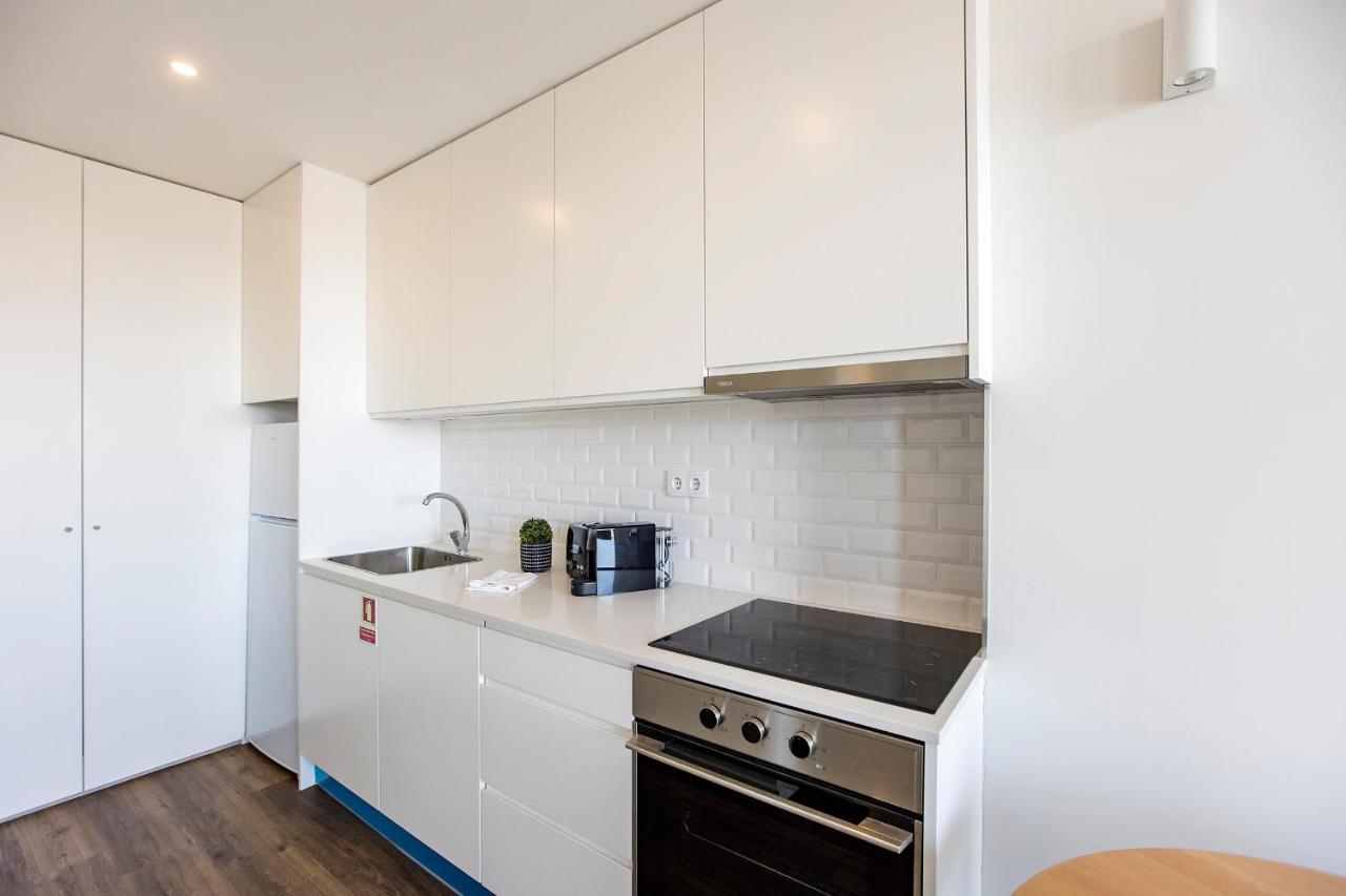 Apartment Elegant W/ Ac & Balcony By Lovelystay