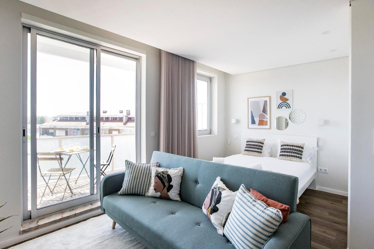Apartment Elegant W/ Ac & Balcony By Lovelystay *