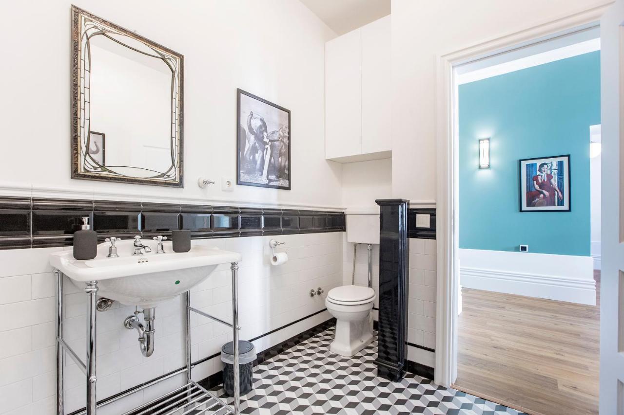 Artistic 2br Flat Downtown W/ Ac By Lovelystay