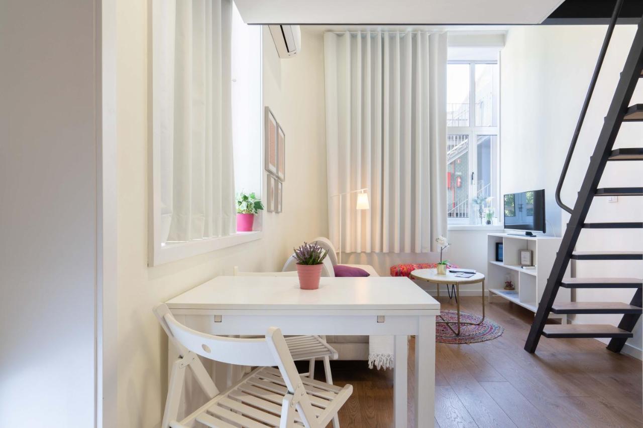 Domus 21 - Entreparedes Apartment Porto