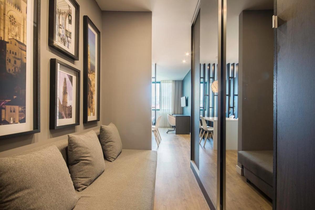 446 Gale Modern Elevator,parking Apartment *
