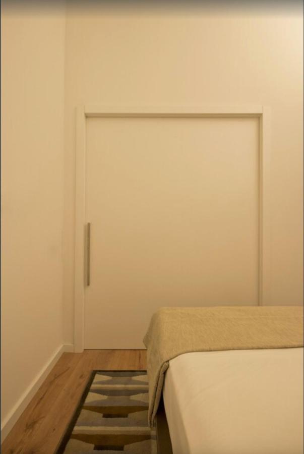 Apartment 01 Design Flat In Downtown *