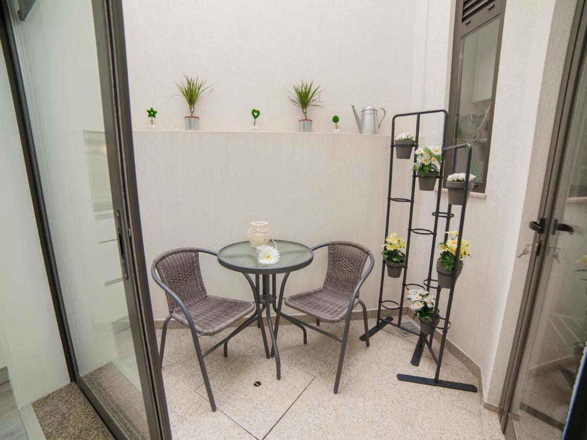 Guest Amparo Dollhouse Apartamento Porto