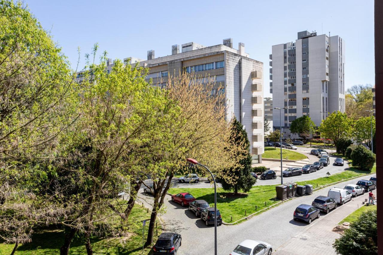 Joivy Stunning 2-br Flat With Balcony In Apartamento Porto