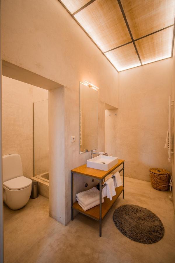 Paraiso Garden Suite--- Spacious & Downtown Porto
