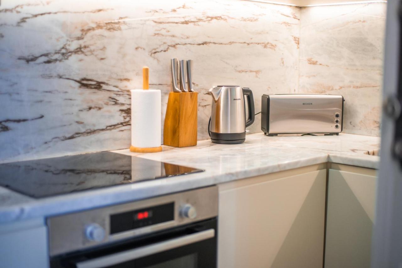 Paraiso Garden Suite--- Spacious & Downtown Porto
