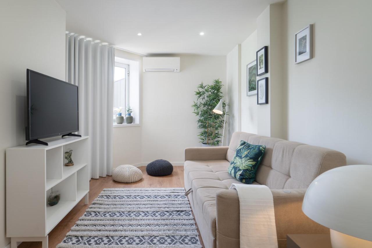 Domus 21 - Entreparedes Apartment Porto