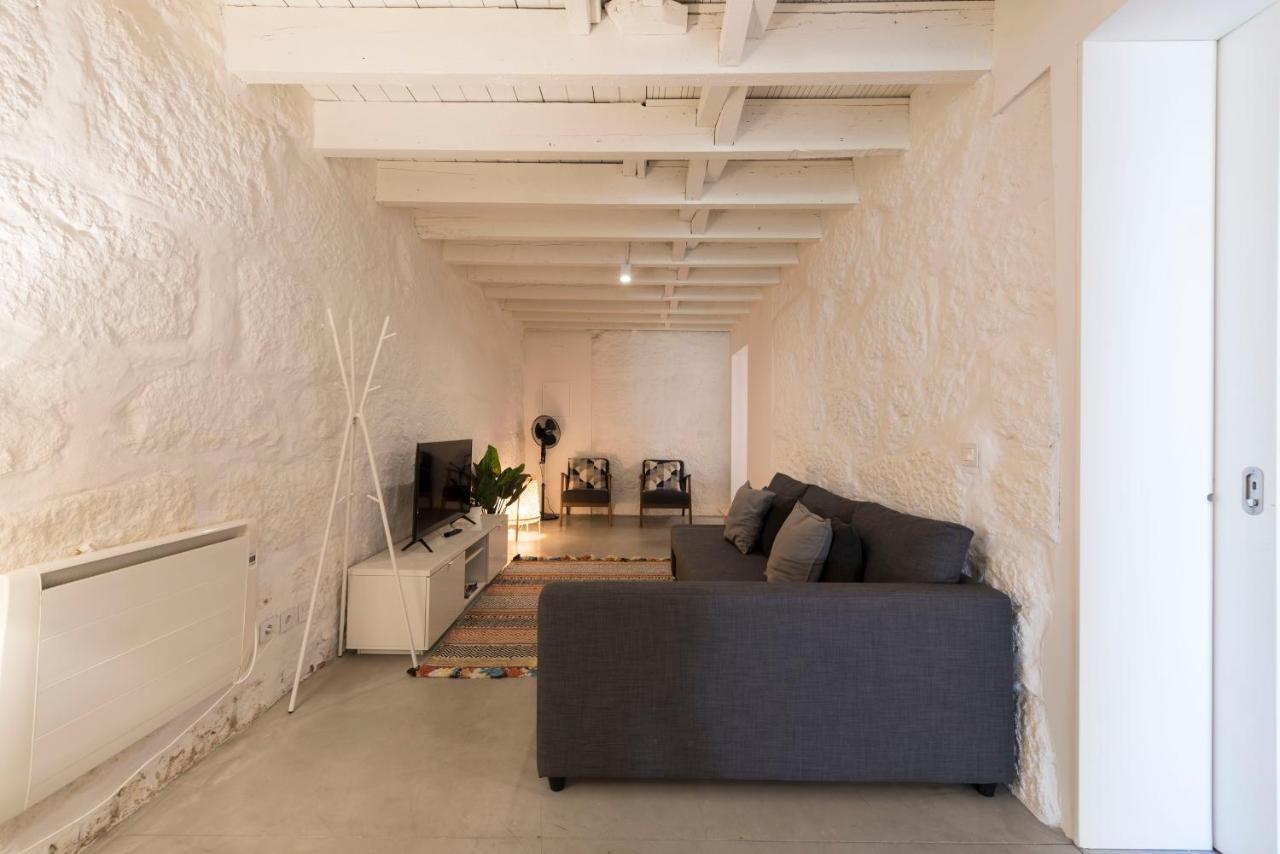 Garden Apartment *