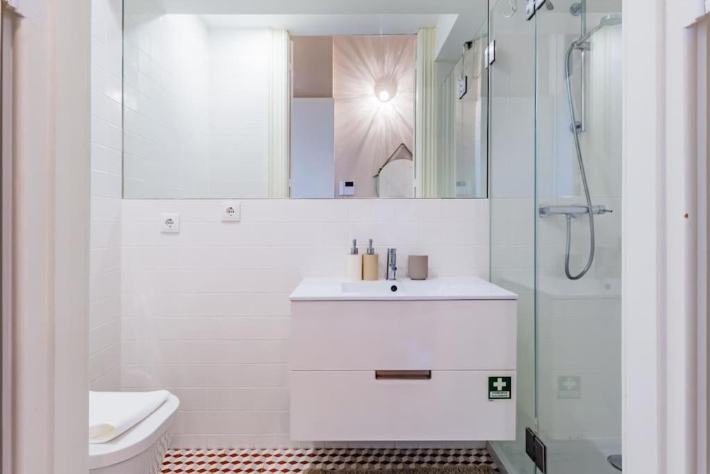 Classy Flat At Marques Square With Garden * Porto