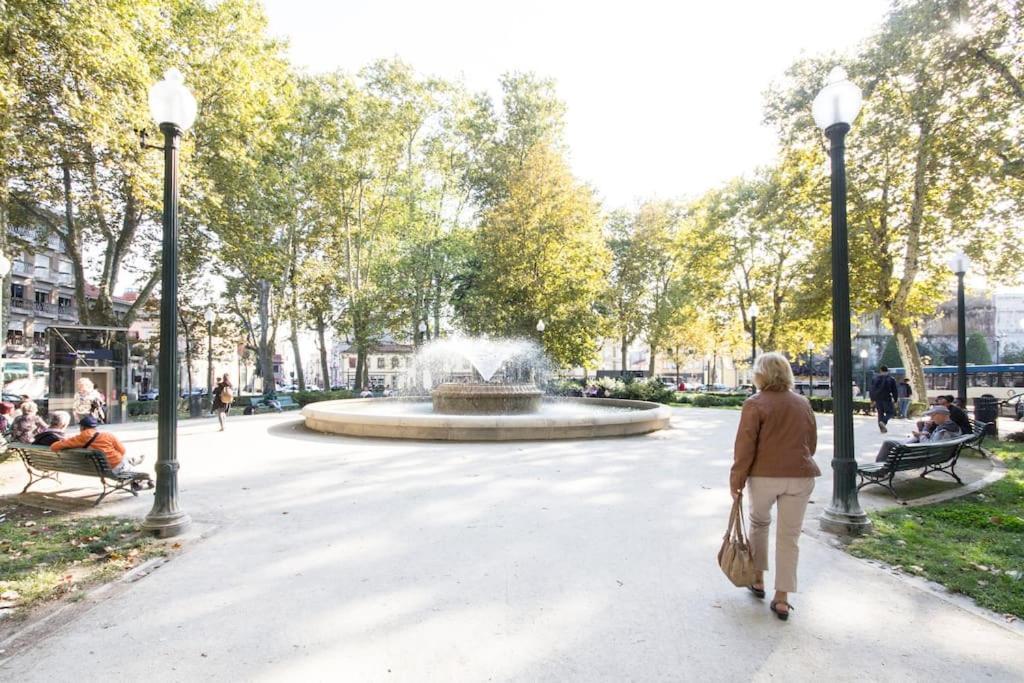 Classy Flat At Marques Square With Garden Porto