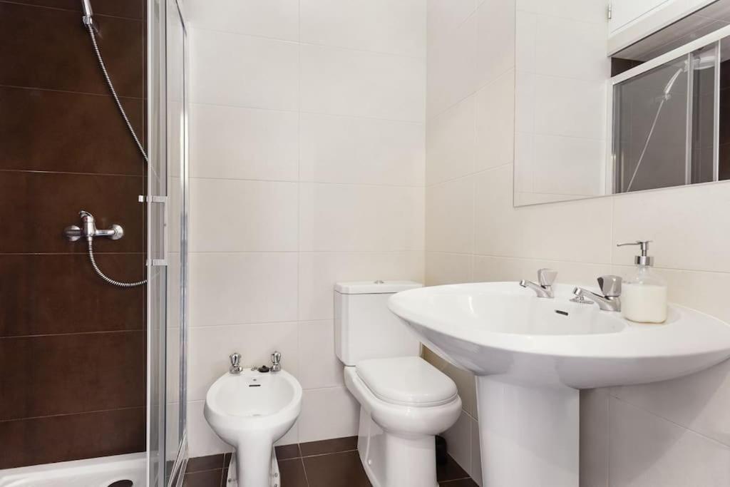 Aida's Haven Penthouse&parking Apartment Porto