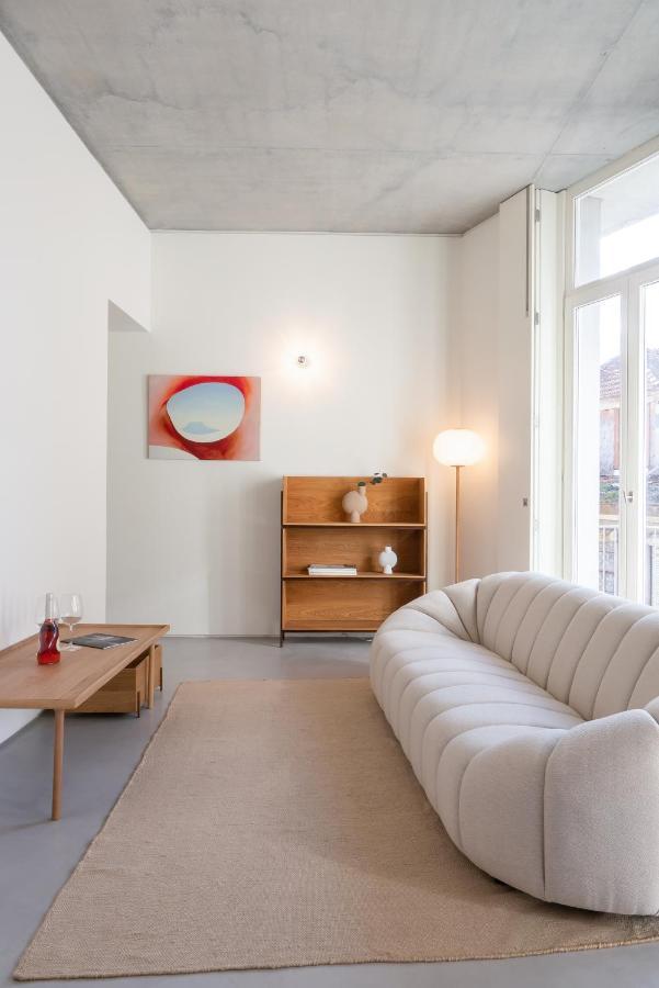 Host Wise - Luxurious Private Flats - Balcony