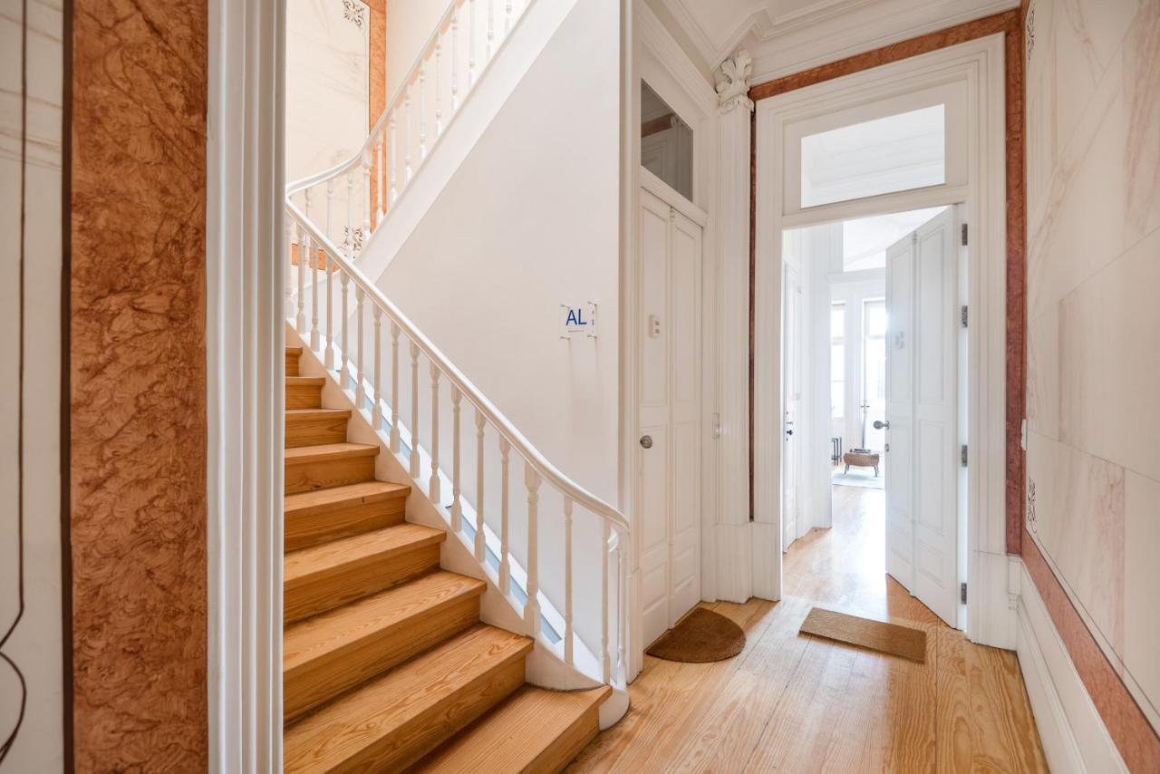 Markes - Lovely 1-bedroom W/ Sunny Backyard Apartment *