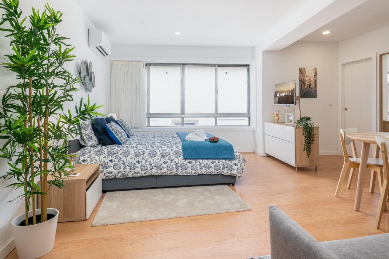 Host Wise - Comfy Sunny Flat - Prime Location Apartment