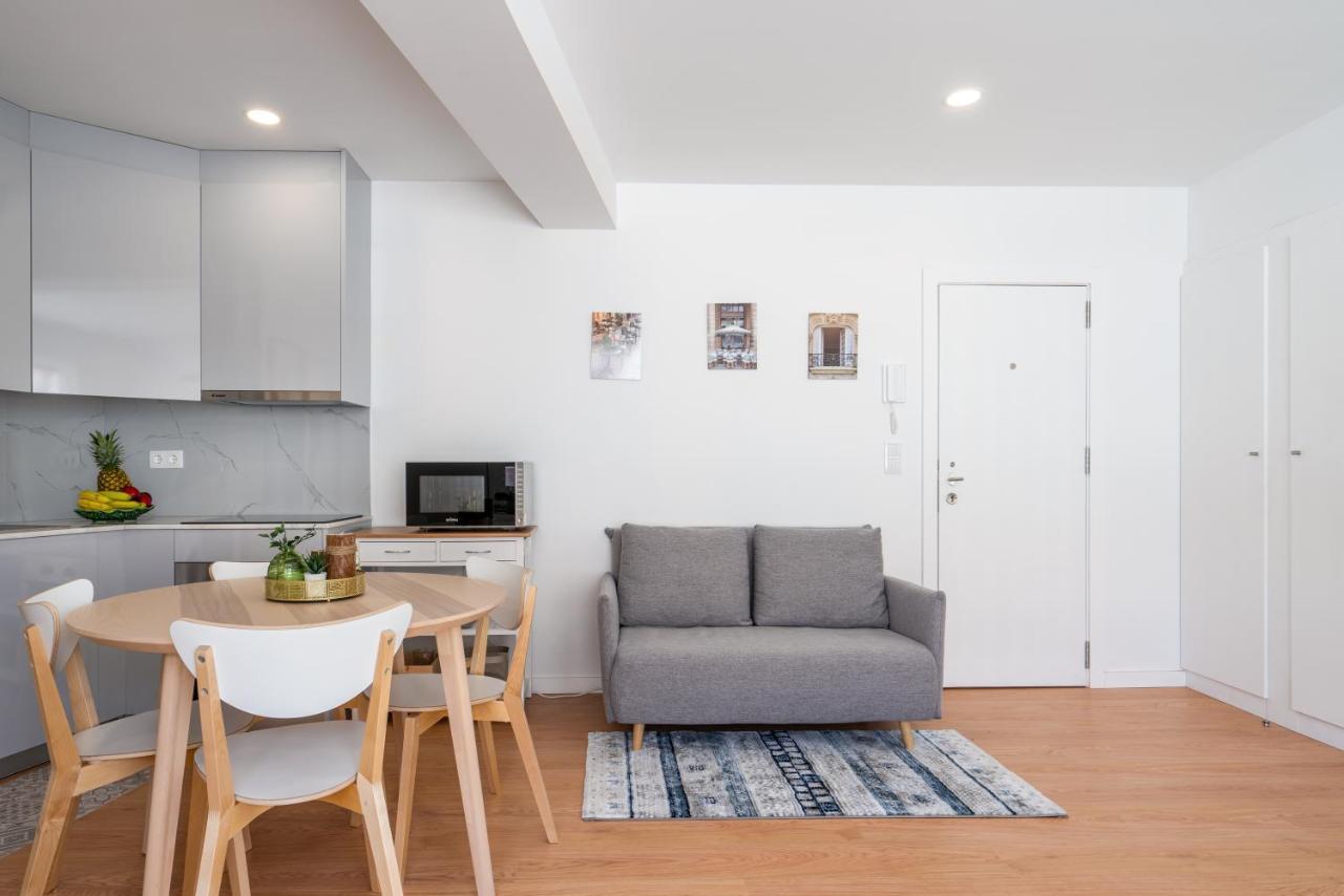 Host Wise - Comfy Sunny Flat - Prime Location
