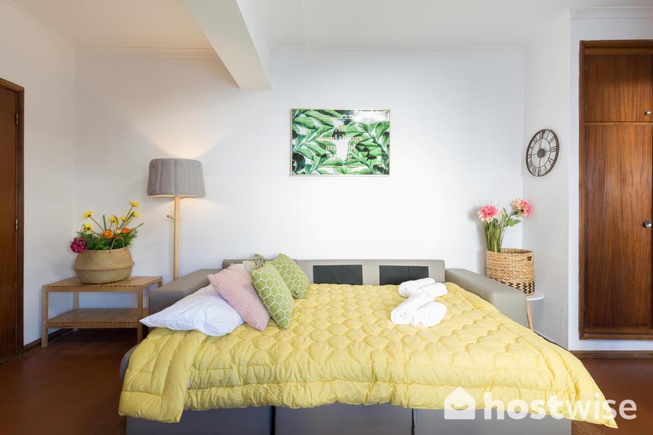 Host Wise - Comfy Bright Flats With Netflix