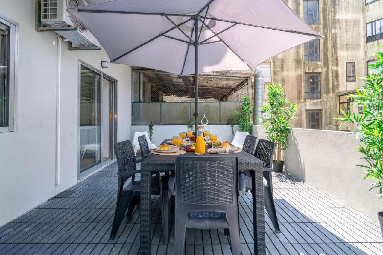 Modern Flats With Stunning Terrace Or Balcony - Location Porto