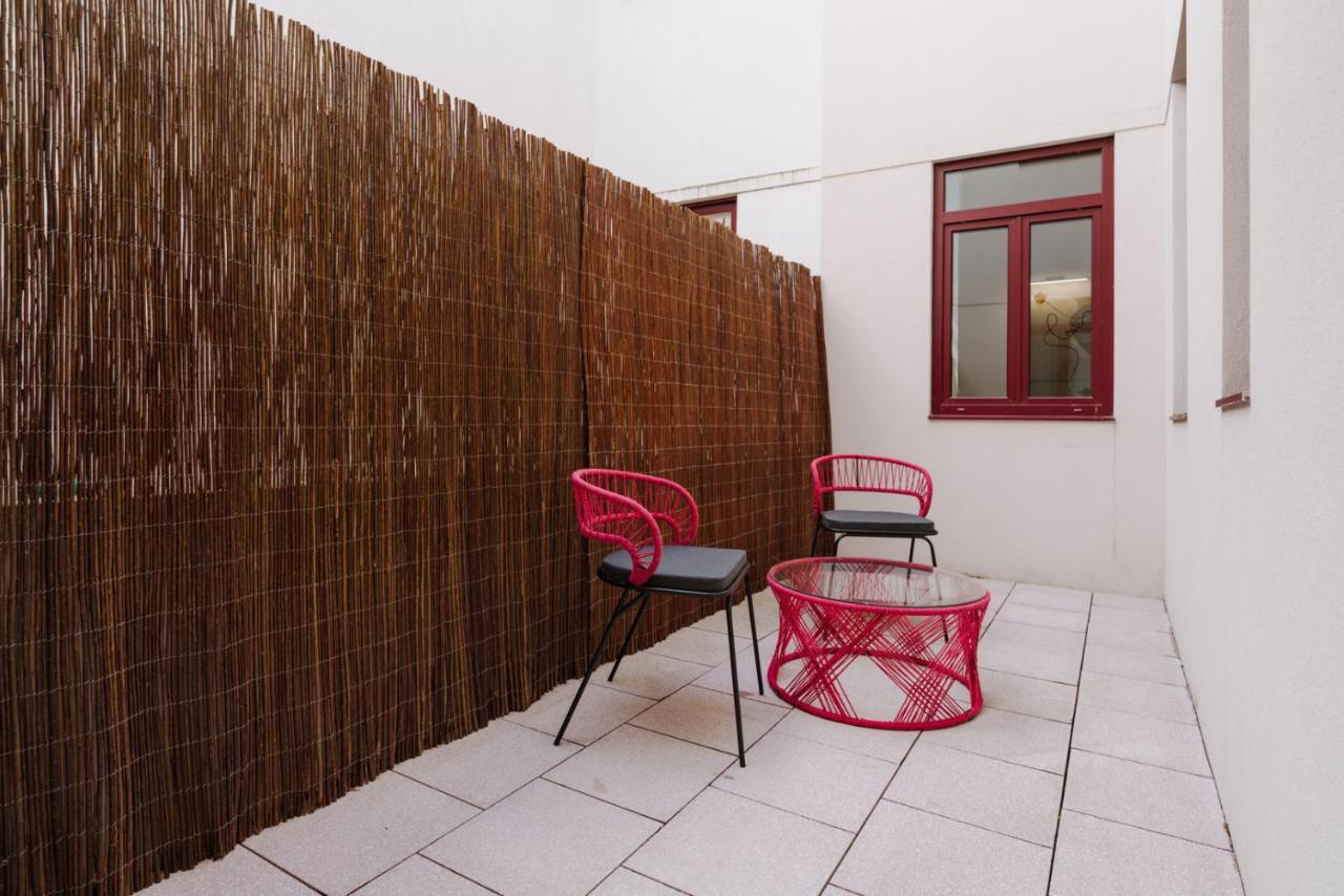 Romantic Luxury House W Captivating Outdoor Patio Apartment *
