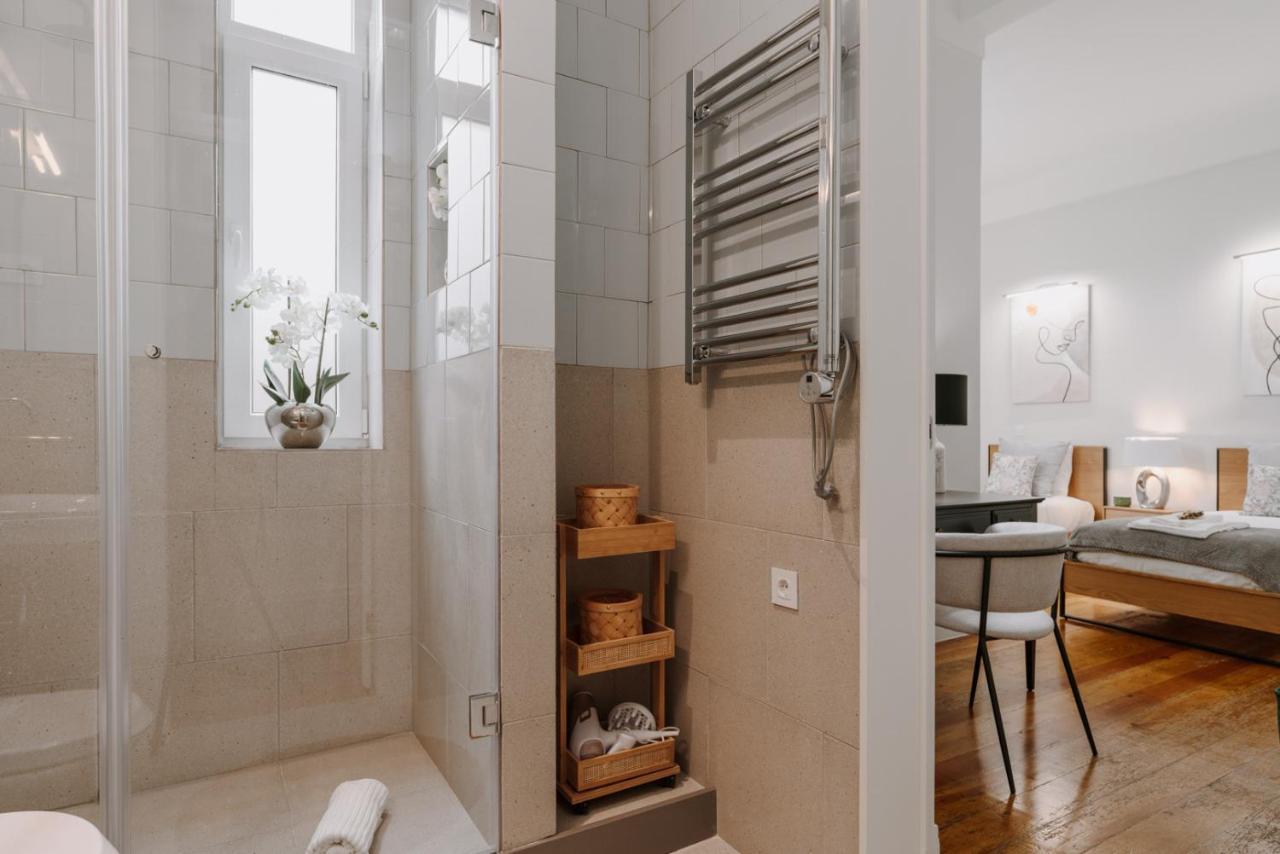 Romantic Luxury House W Captivating Outdoor Patio * Porto