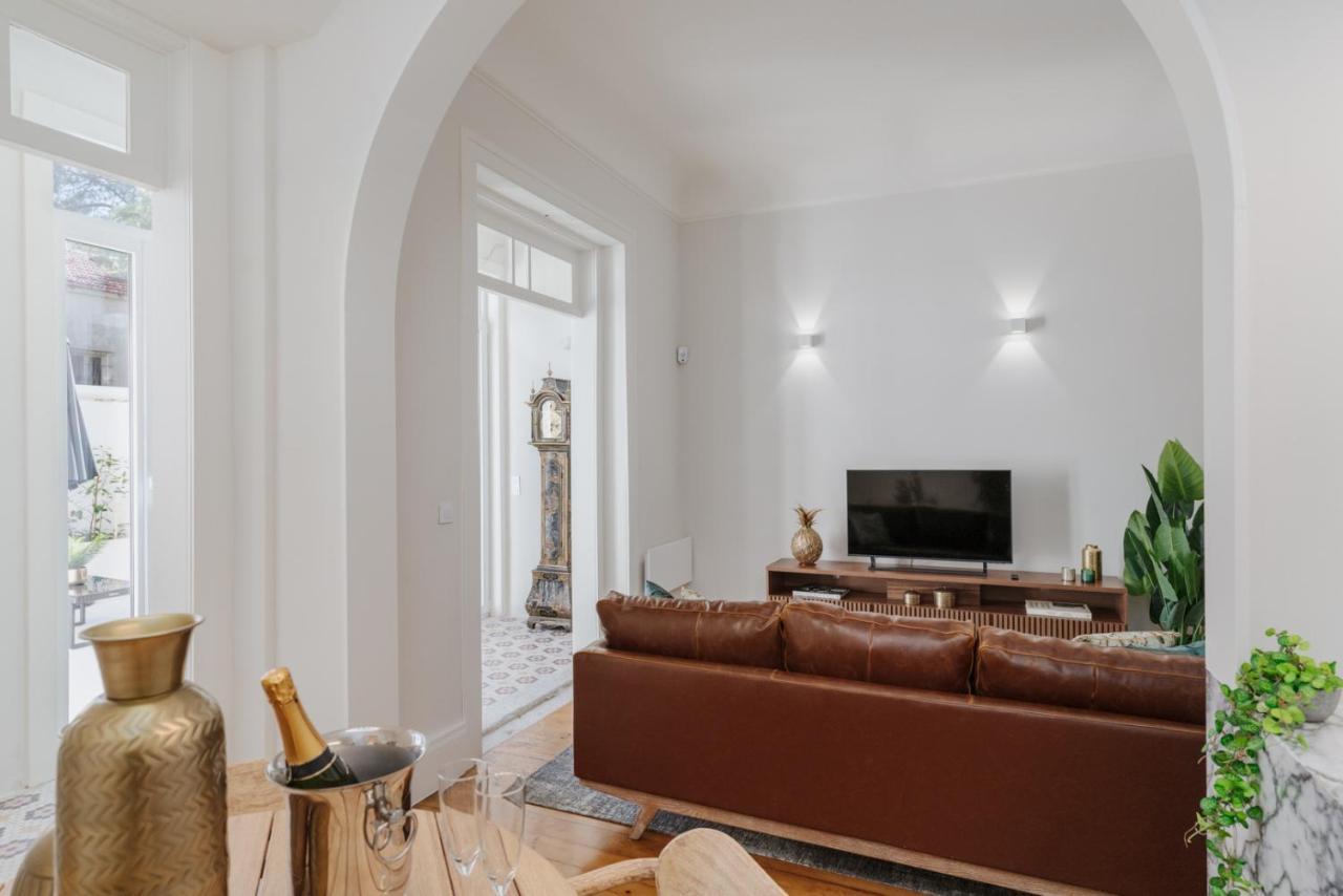 Romantic Luxury House W Captivating Outdoor Patio Apartment *