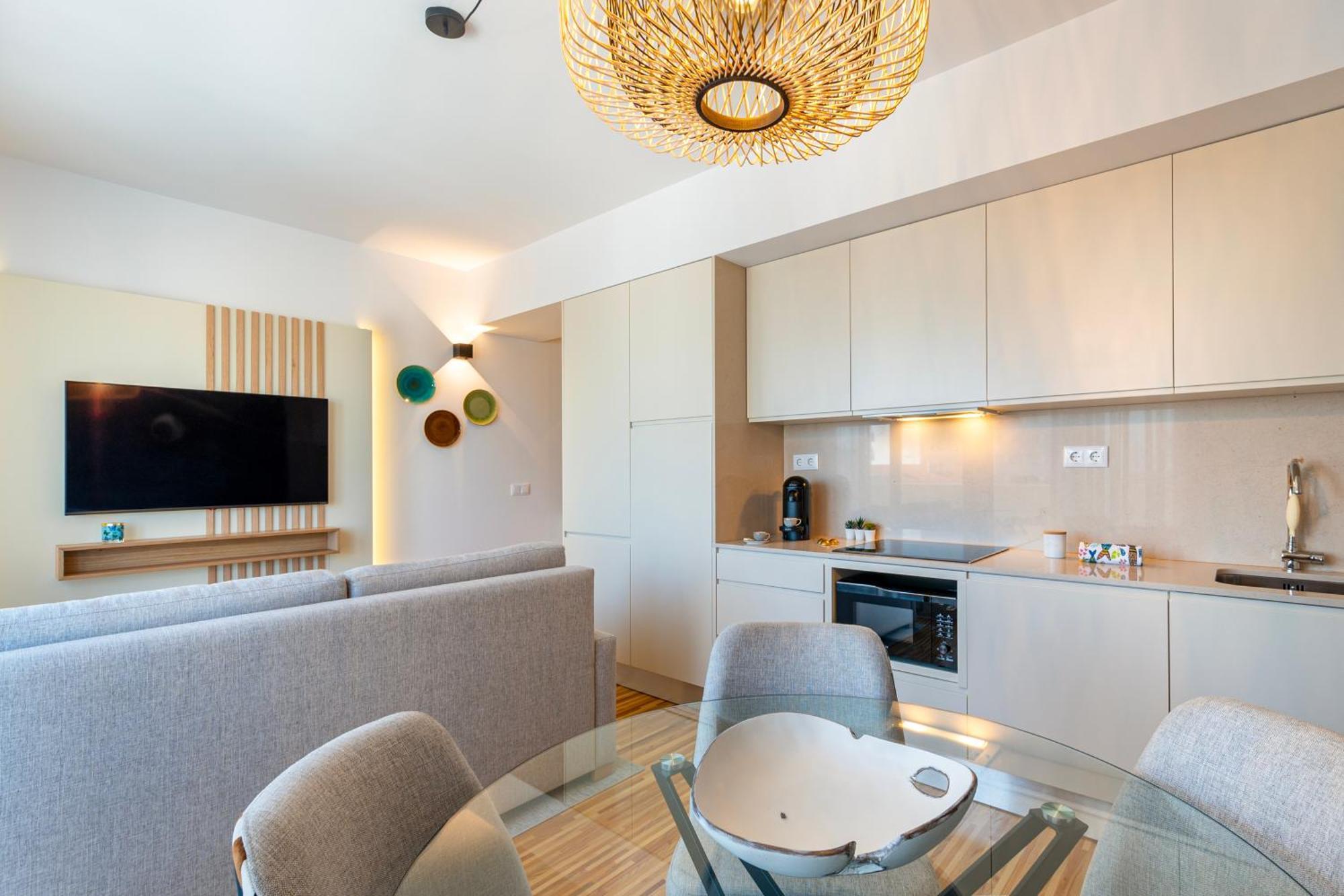 Apartamento Stylish Poveiros Flat W Balcony By Lovelystay *