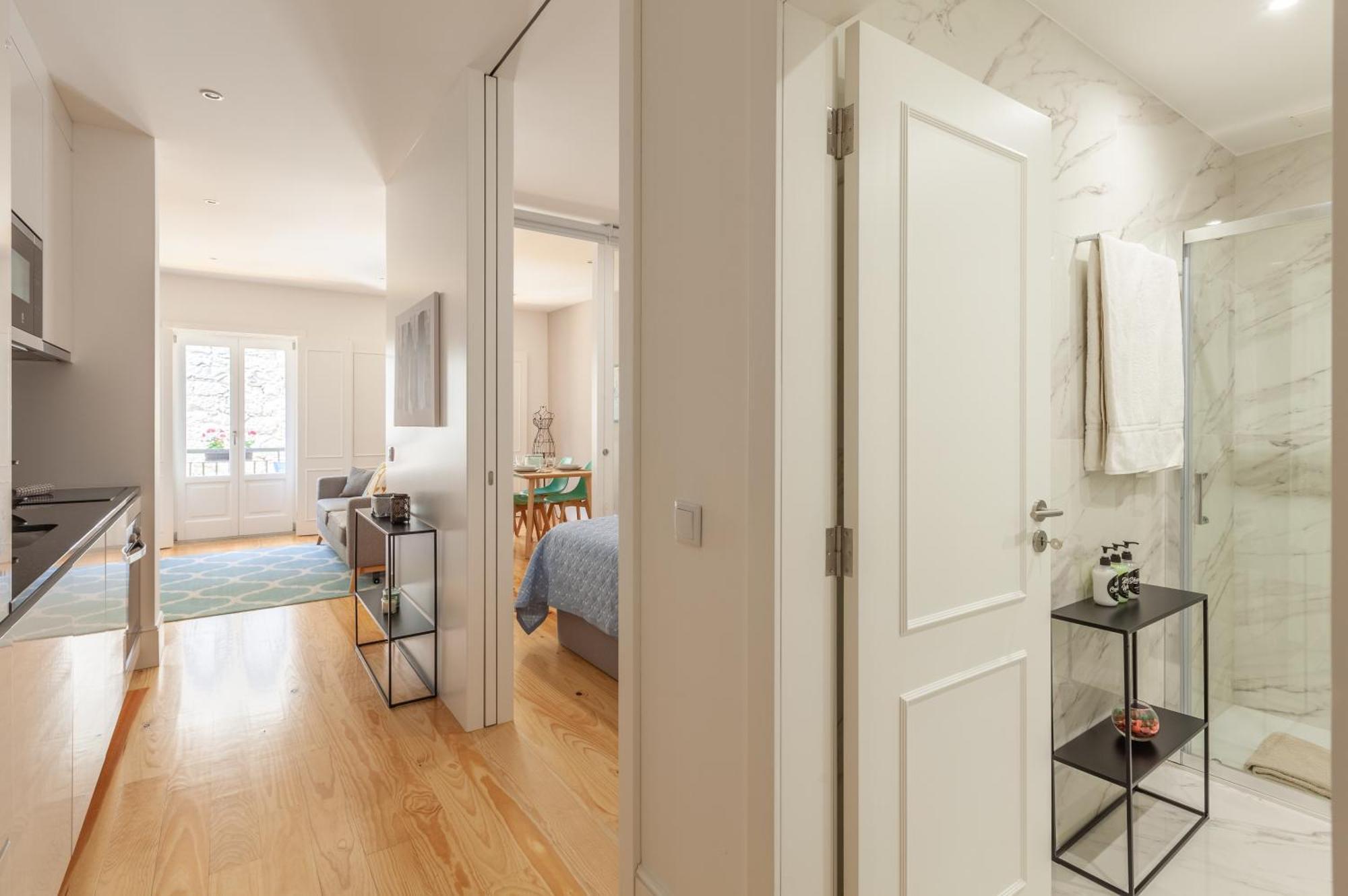 Almada Prime - Live In Appartement *