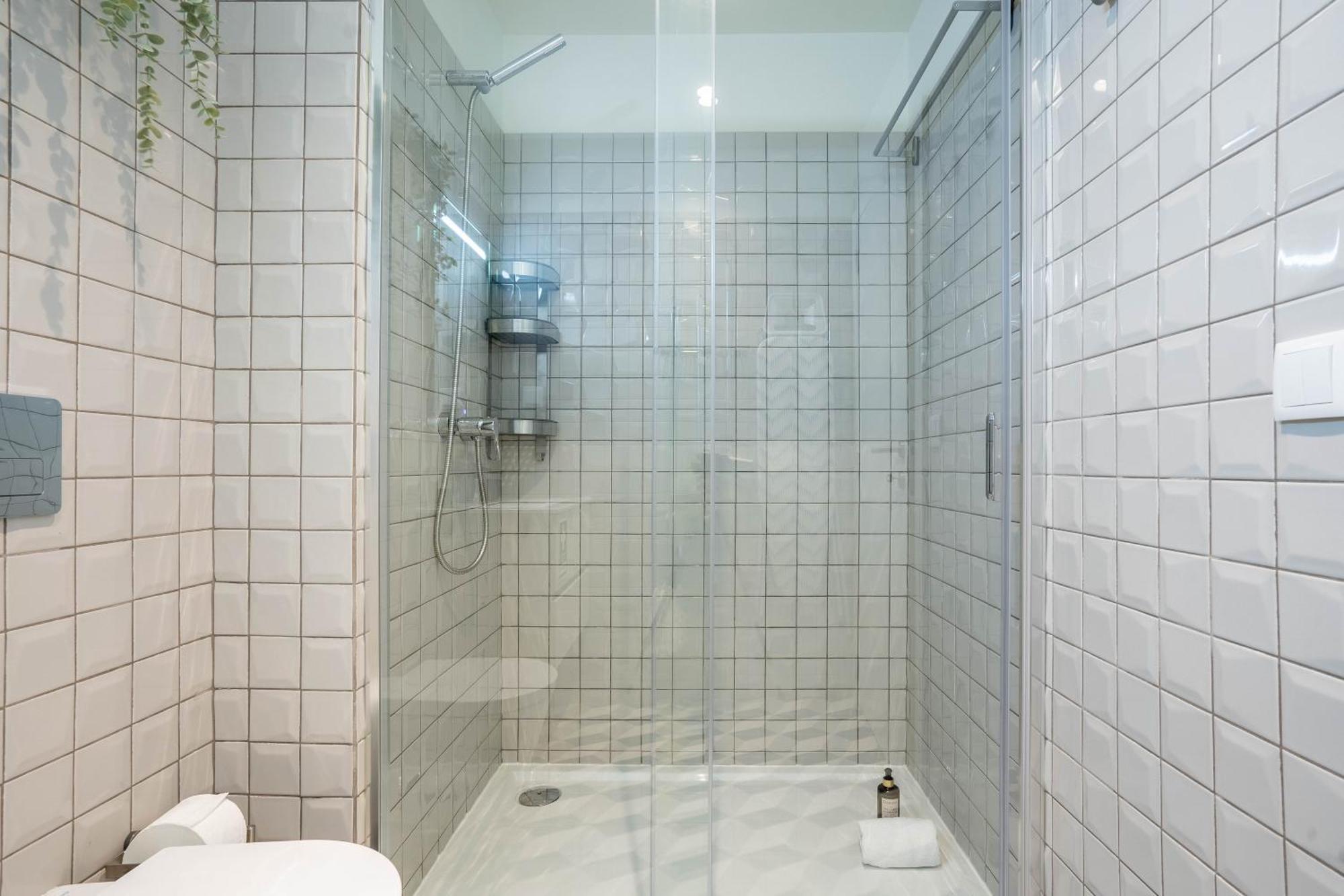Apartment Trindade Bliss: 1br W/ Free Parking By Lovelystay