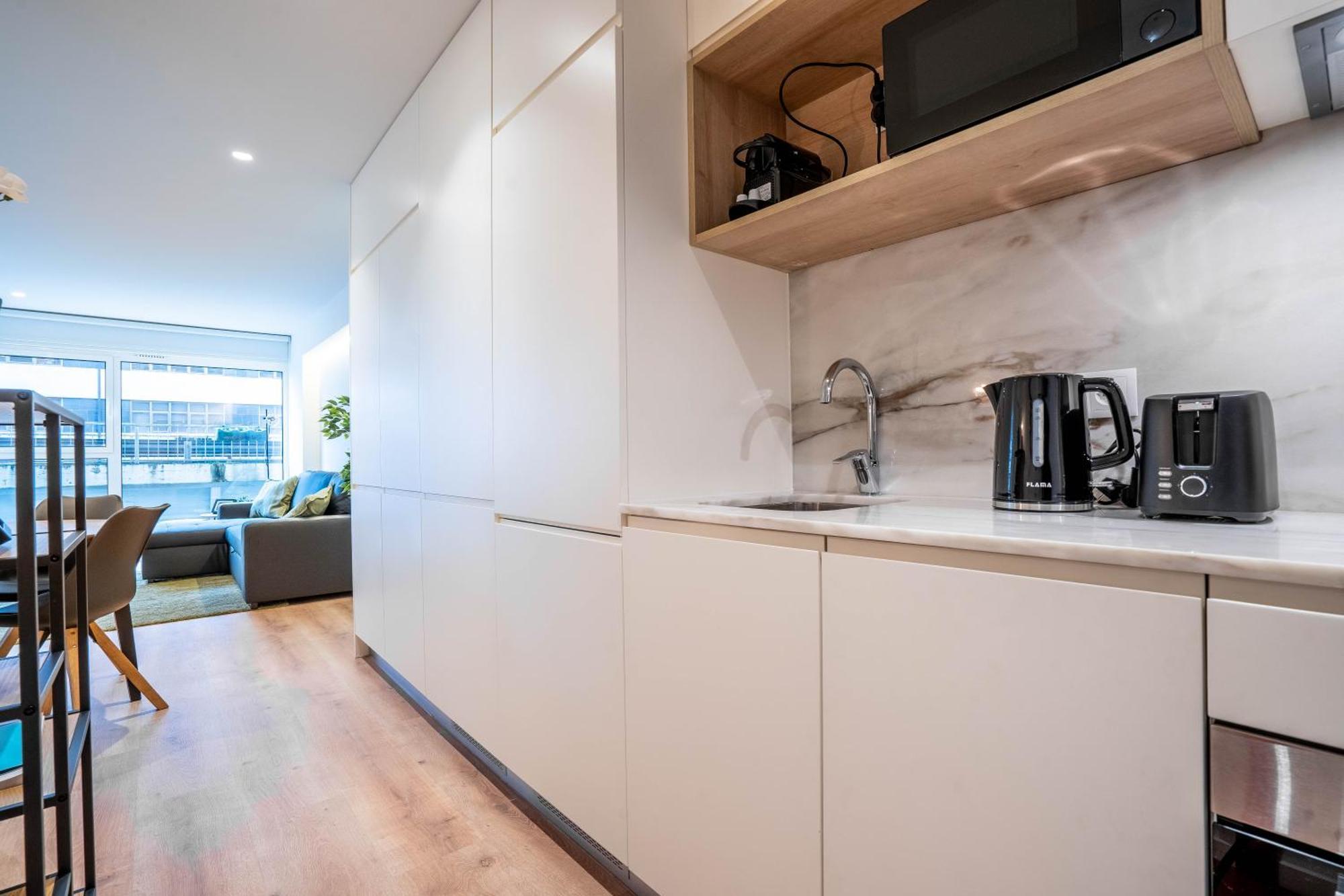 Trindade Bliss: 1br W/ Free Parking By Lovelystay * Porto