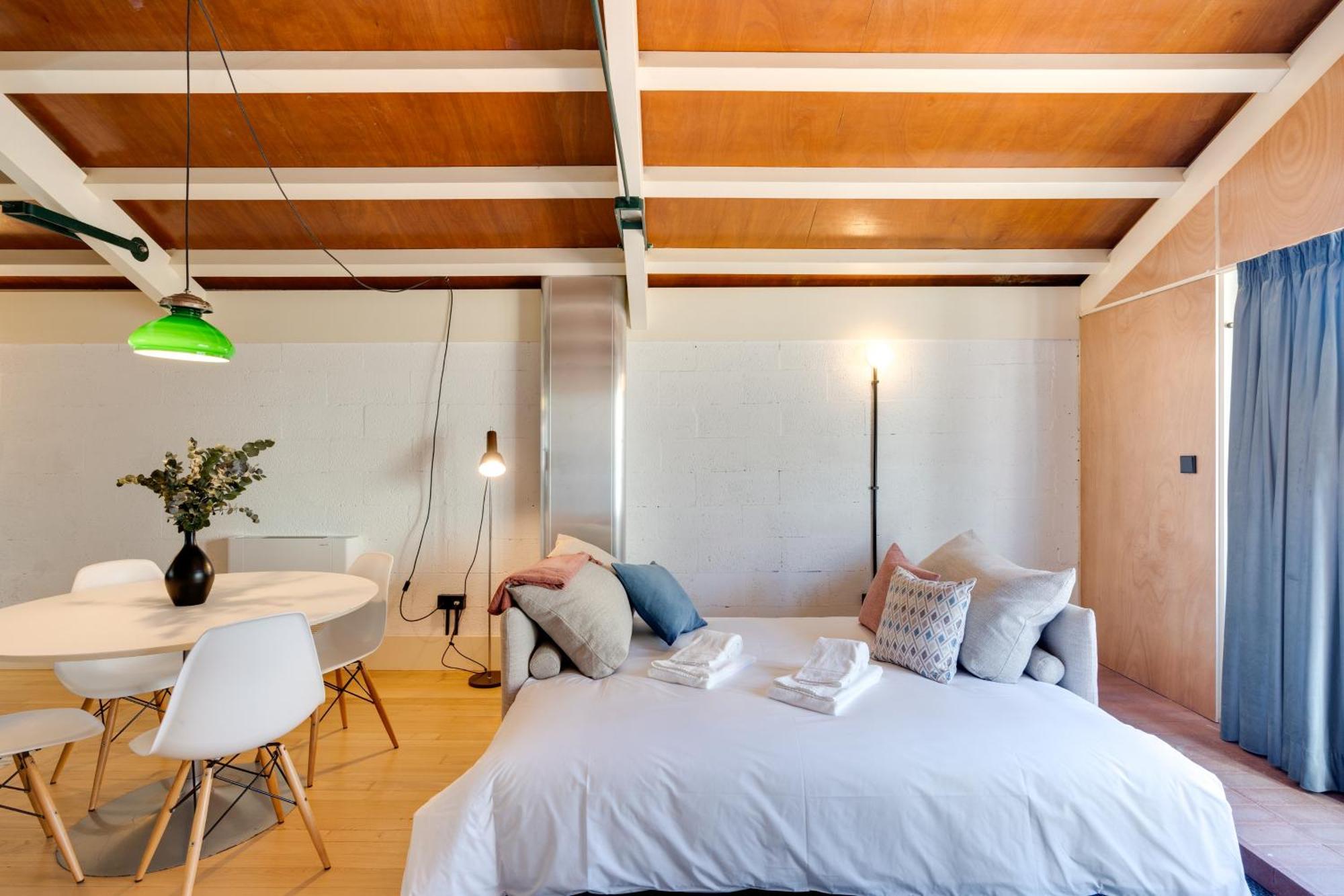 Foyer 25 By Cozy *