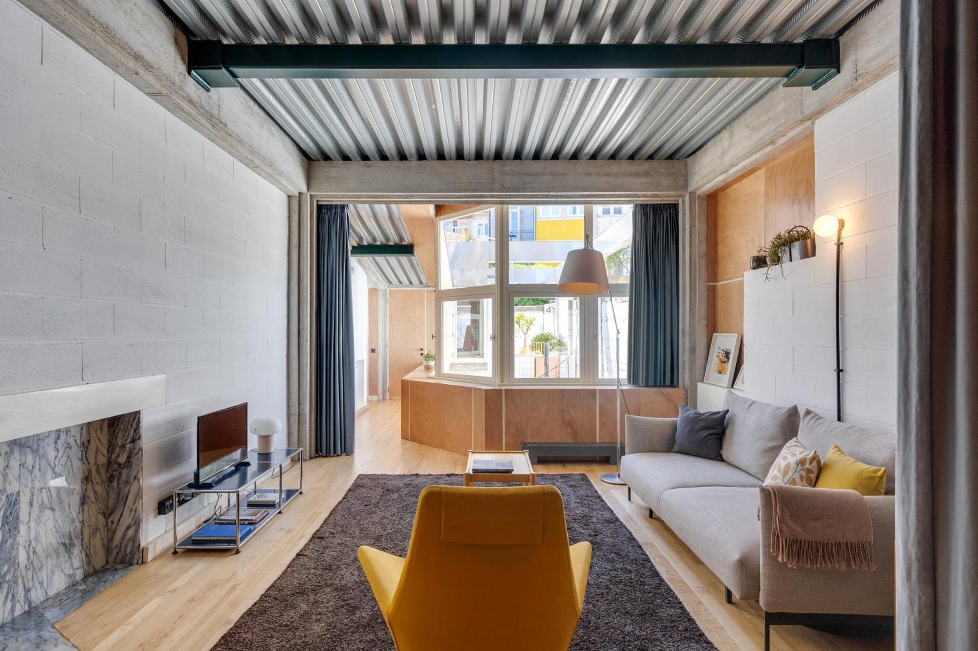 Foyer 25 By Cozy Apartment