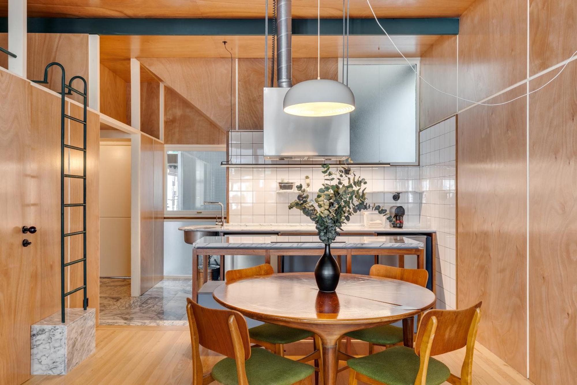 Foyer 25 By Cozy *