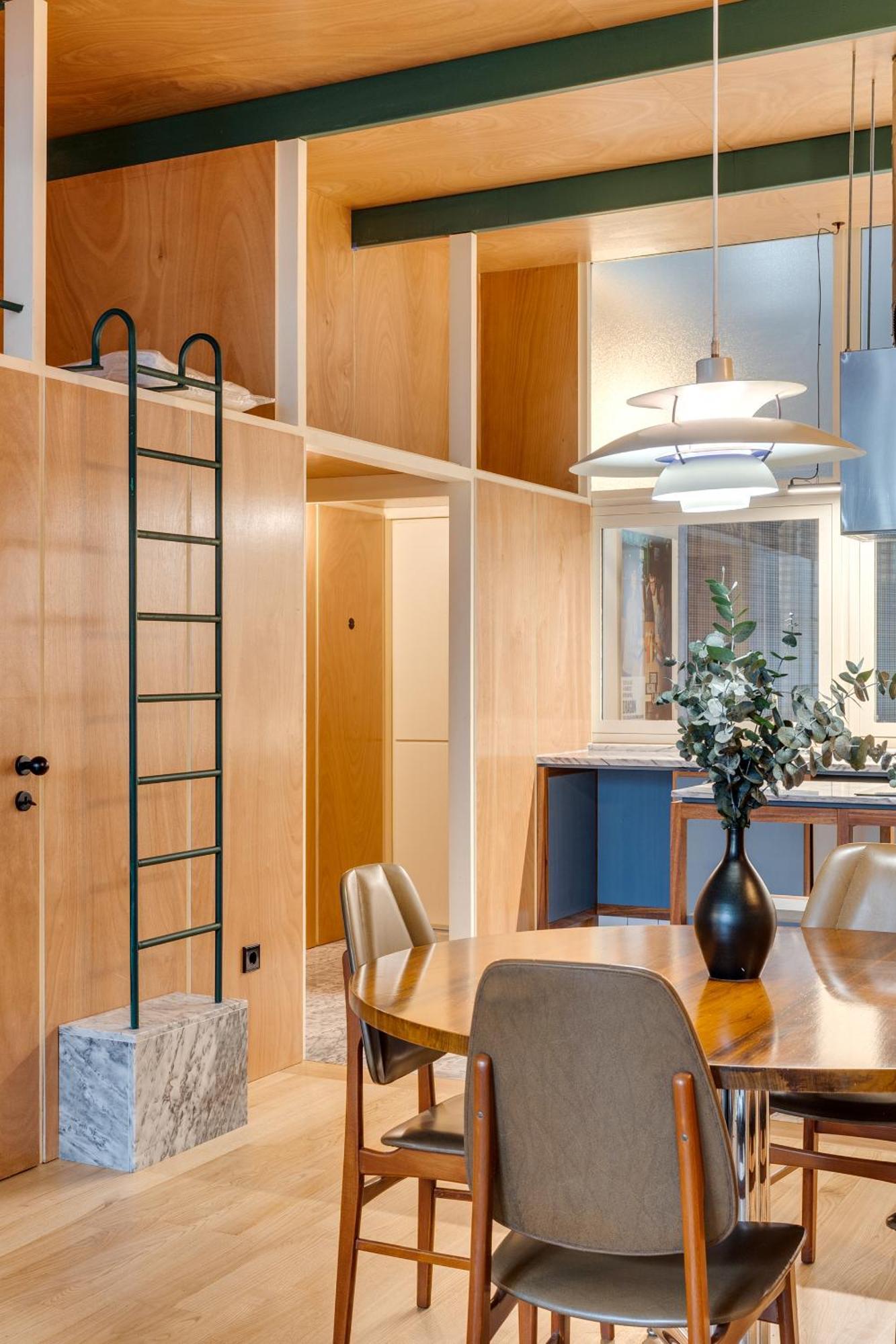 Foyer 25 By Cozy