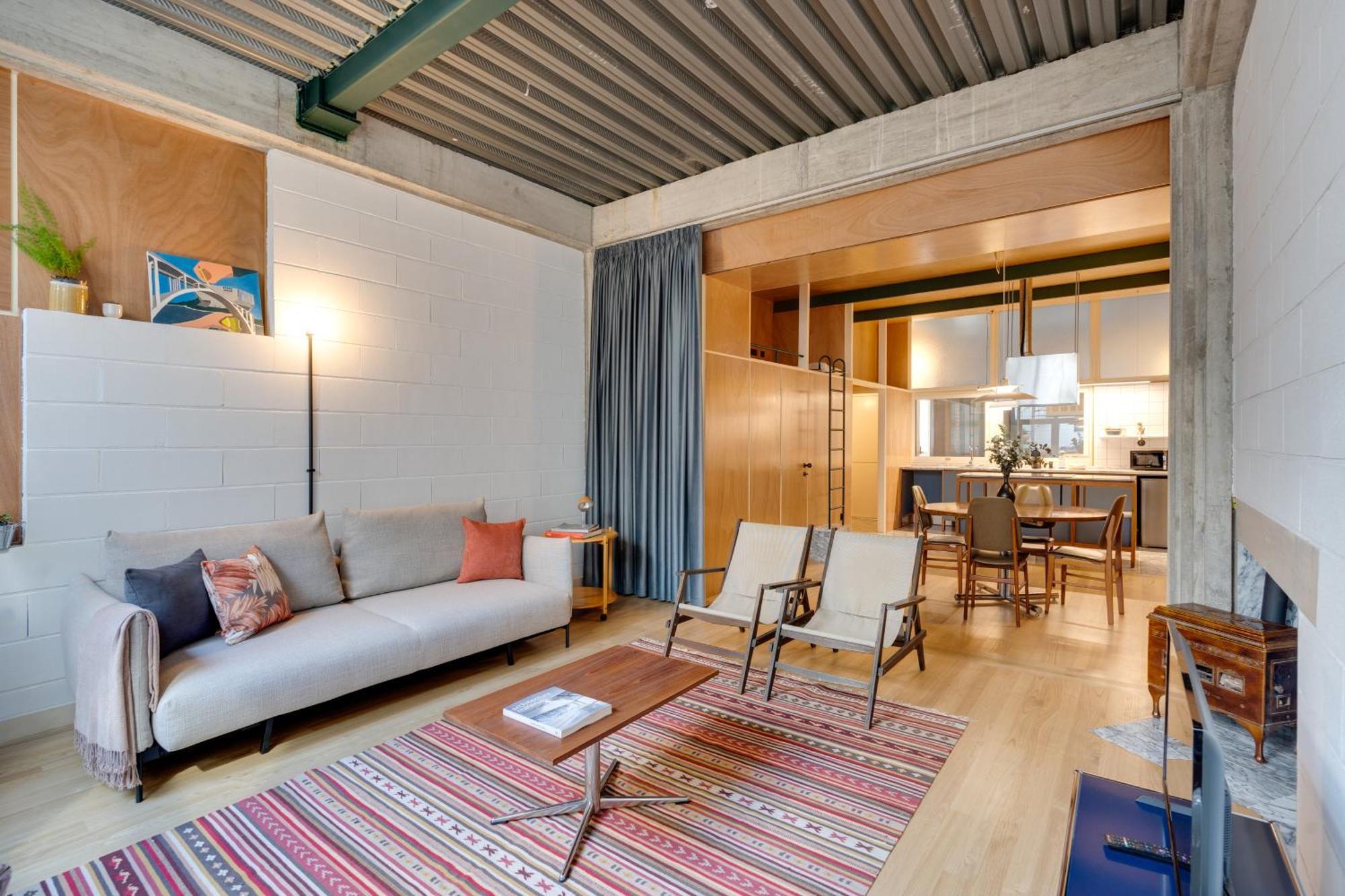 Foyer 25 By Cozy *