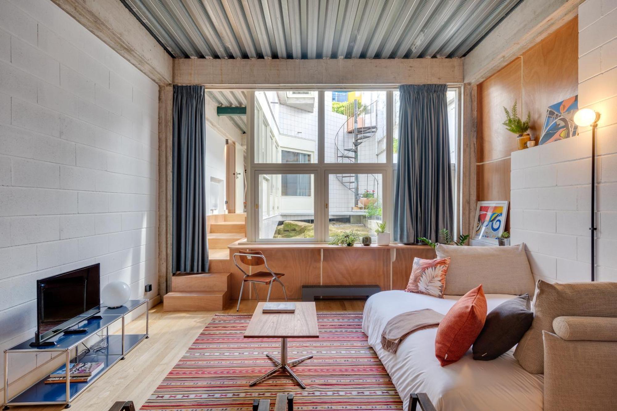 Foyer 25 By Cozy *