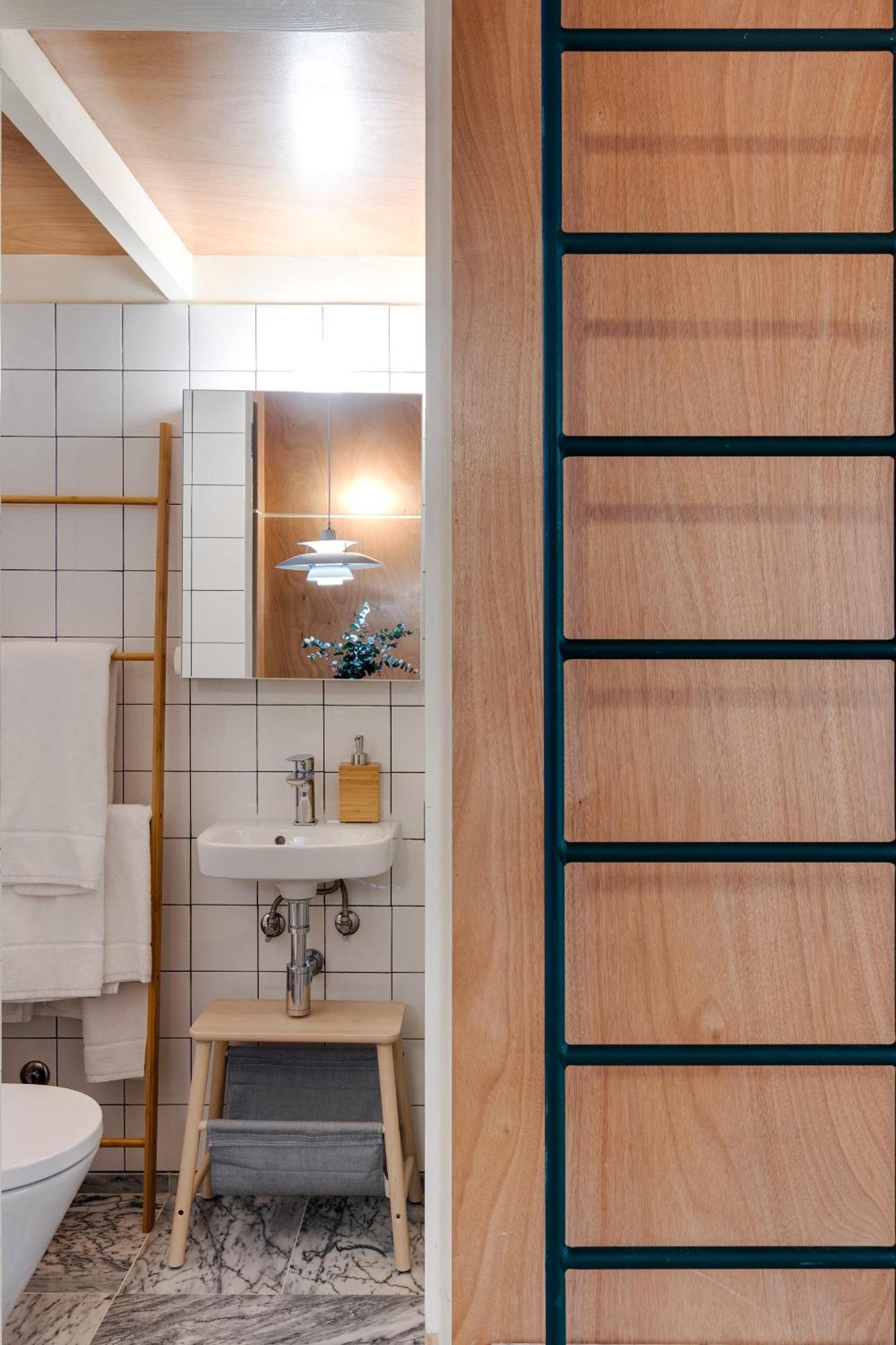 Foyer 25 By Cozy