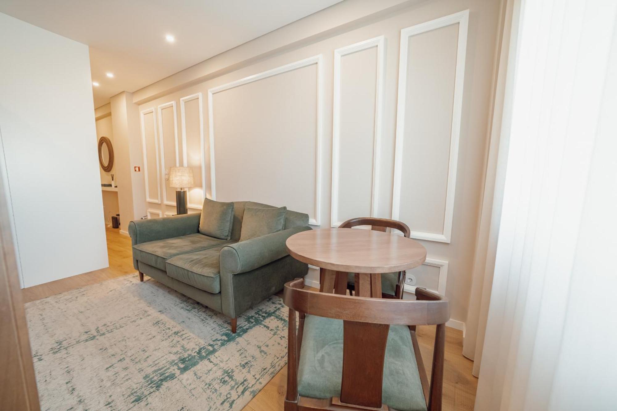 Republica Premium By Homing *