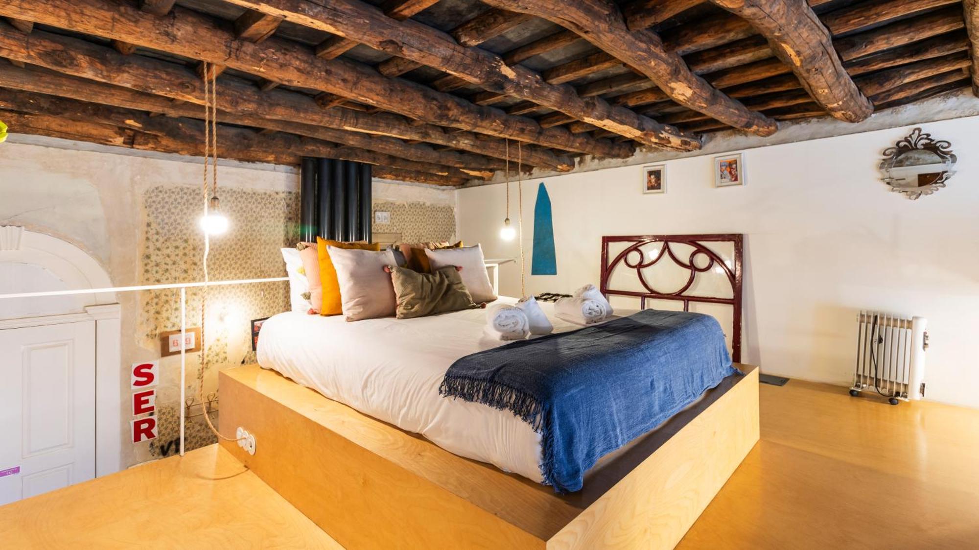 Eccentric Mouzinho Mezzanine By Lovelystay * Porto