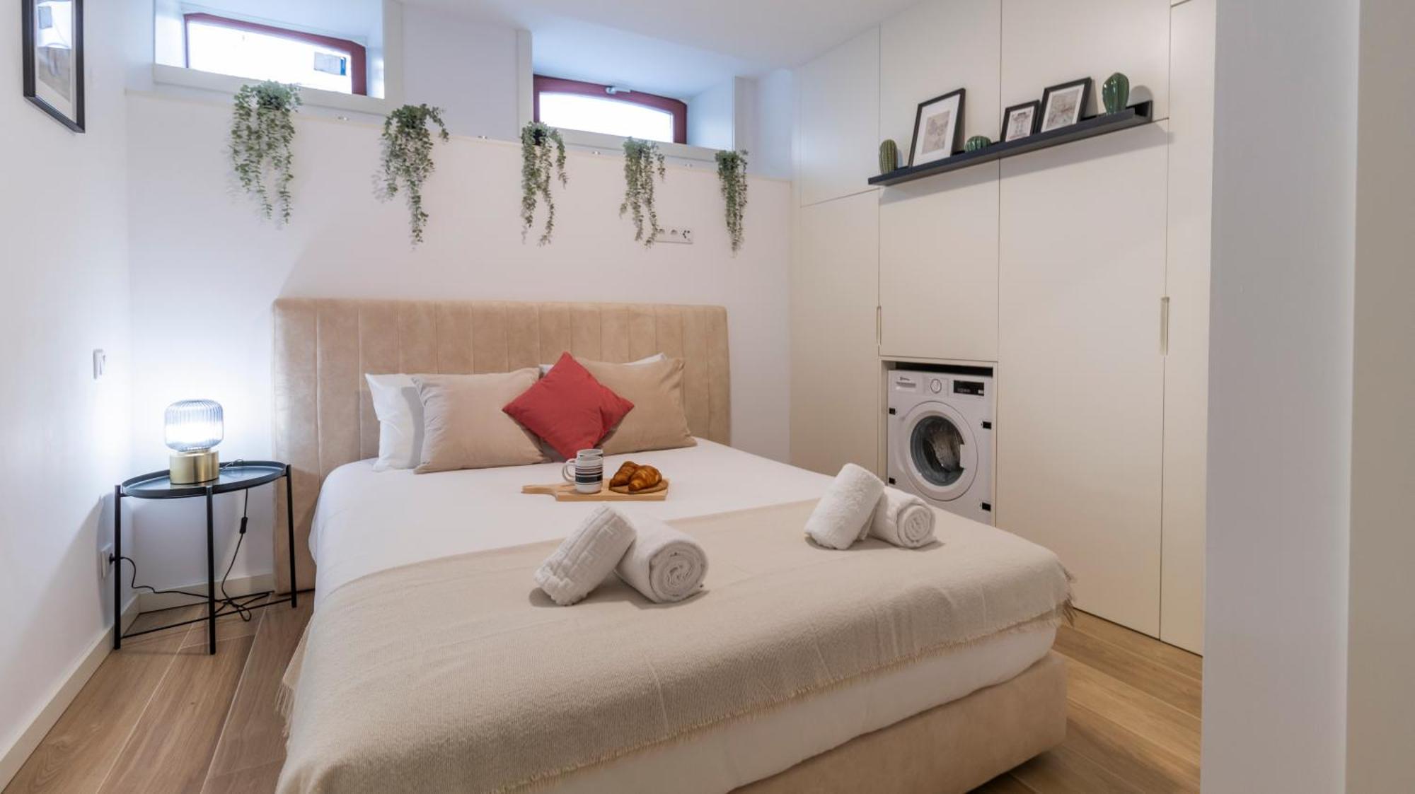 Old Town 1br Duplex By Lovelystay Porto