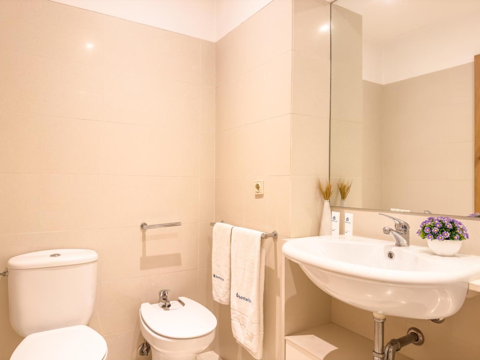Host Wise - Comfy Charming Flat W Netflix - Ace Location *