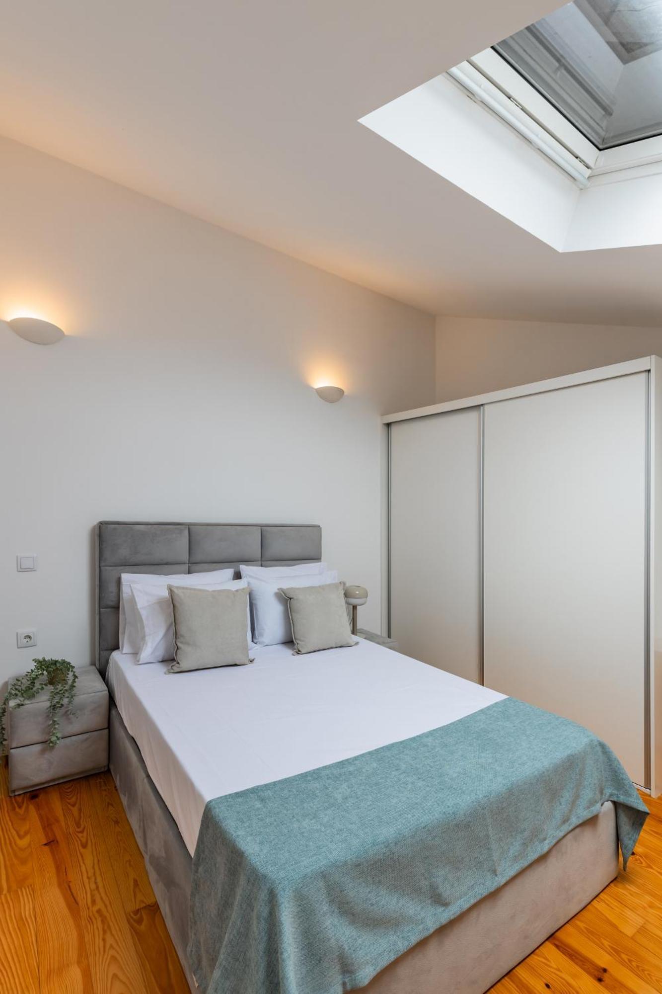 A Window To - Pestana Charming Flat Apartment
