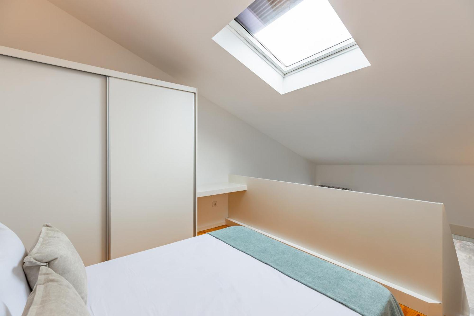 Apartment A Window To - Pestana Charming Flat
