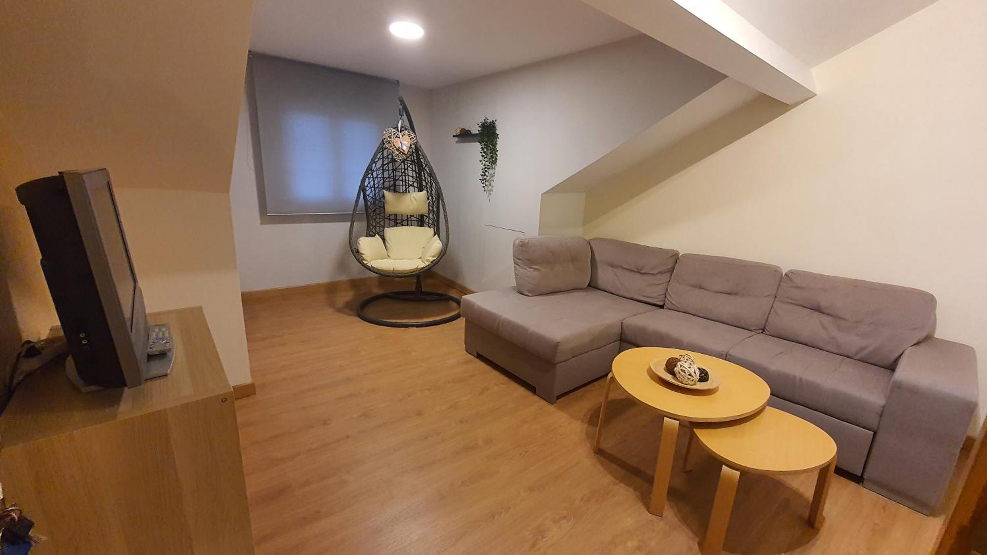 Apartment Downtown With Parking Next To Subway