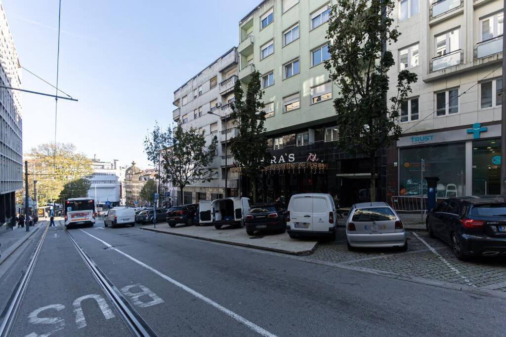 Aliados 3 Bed Apartment *